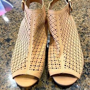 Women’s slingbacks